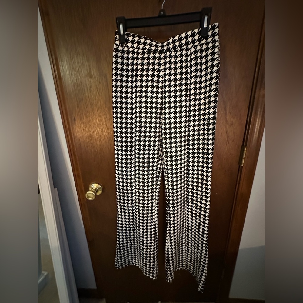 SHEIN Black and White Houndstooth Flare Pants - NWOT
